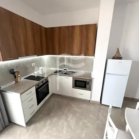 Apartment 2 Bedrooms 120m2 *
