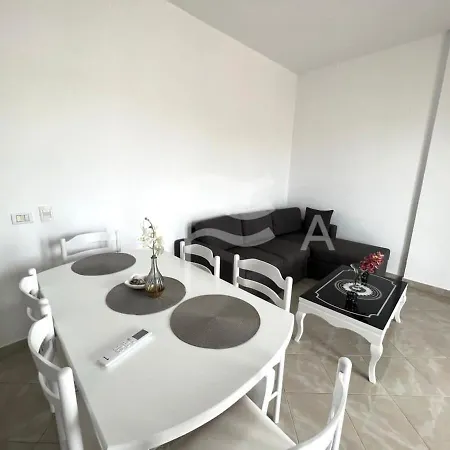 2 Bedrooms 120m2 Golem (Tirana)