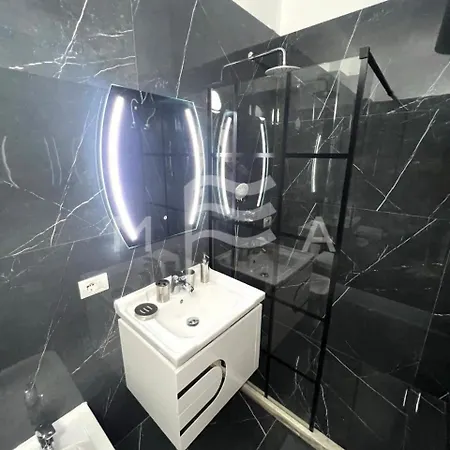 2 Bedrooms 120m2
