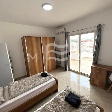 Apartment 2 Bedrooms 120m2 *
