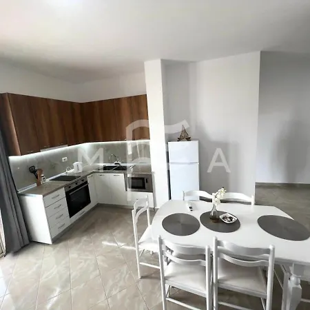 2 Bedrooms 120m2